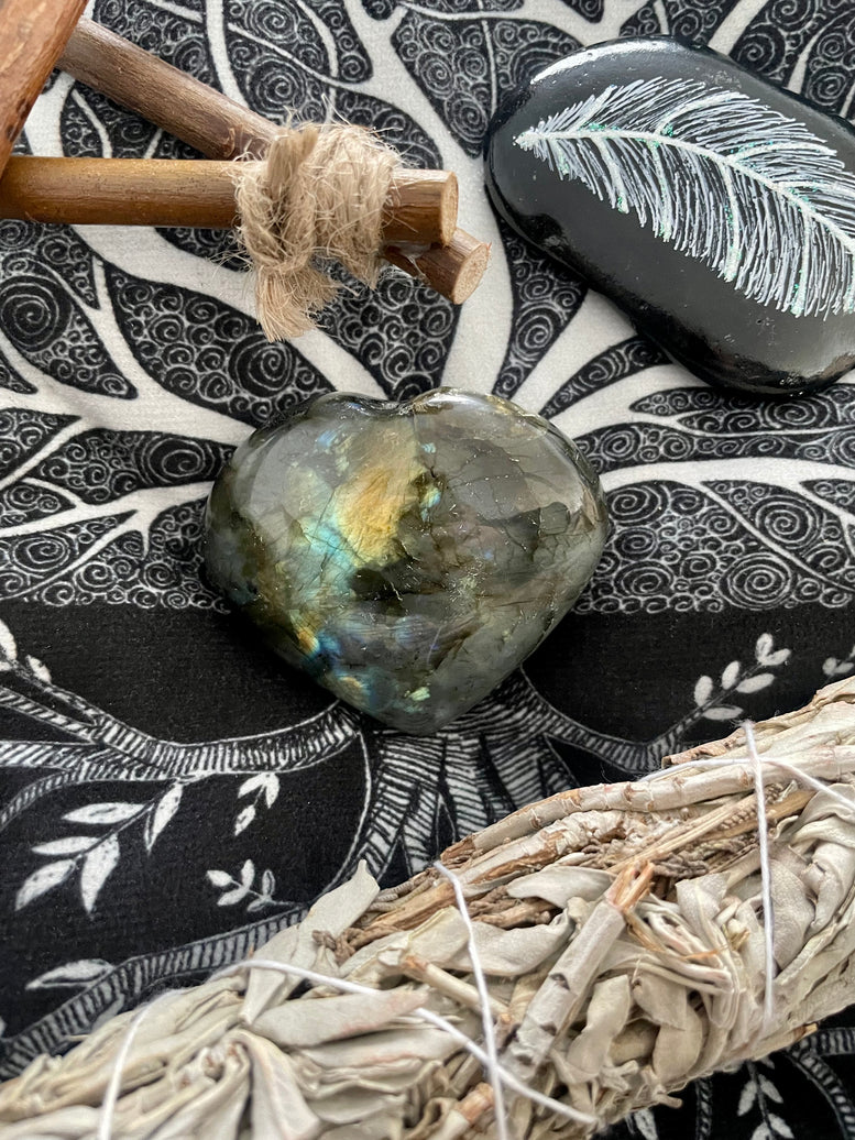 Natural Labradorite Heart | 7cm | Crystal | Crystal Healing | Reiki | Chakra | Ornament | Divination | Witchcraft | Wiccan | Pagan | Gift