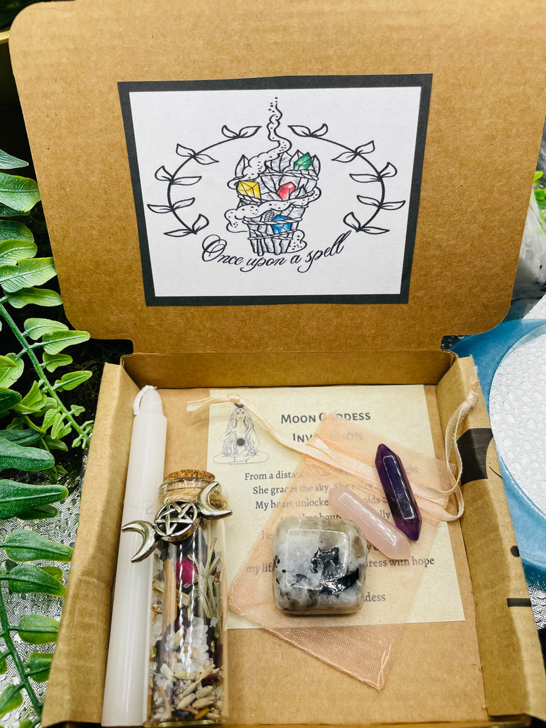 Moon Goddess Invocation Letterbox Gift Set | Feminine Energy | Crystals | Loving Energy | Spell Bottle | Triple Moon | Moonstone | Amethyst