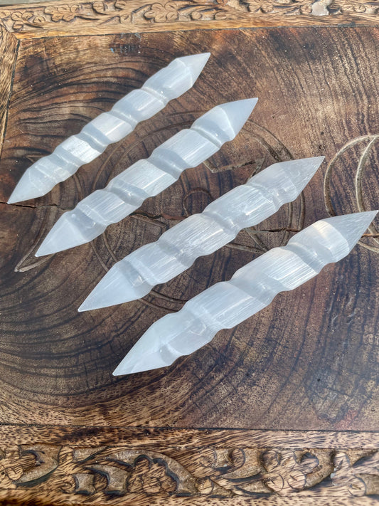 16 by 1.5cm Pointed Selenite Wand | Crystals | Crystal Healing | Chakra | Reiki | Witchcraft | Wiccan | Pagan | Third Eye |Pure  | Charging