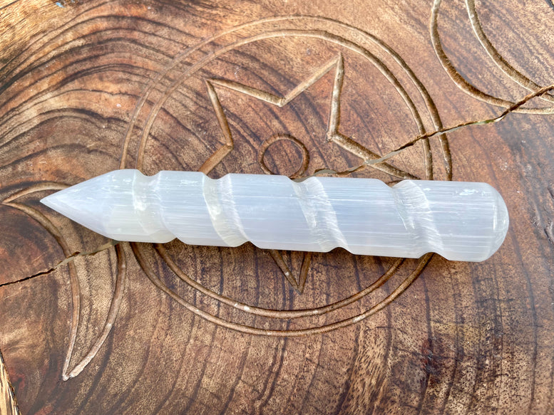 16 by 2cm Pointed Selenite Wand | Crystals | Crystal Healing | Chakra | Reiki | Witchcraft | Wiccan | Pagan | Third Eye | Purity | Charging