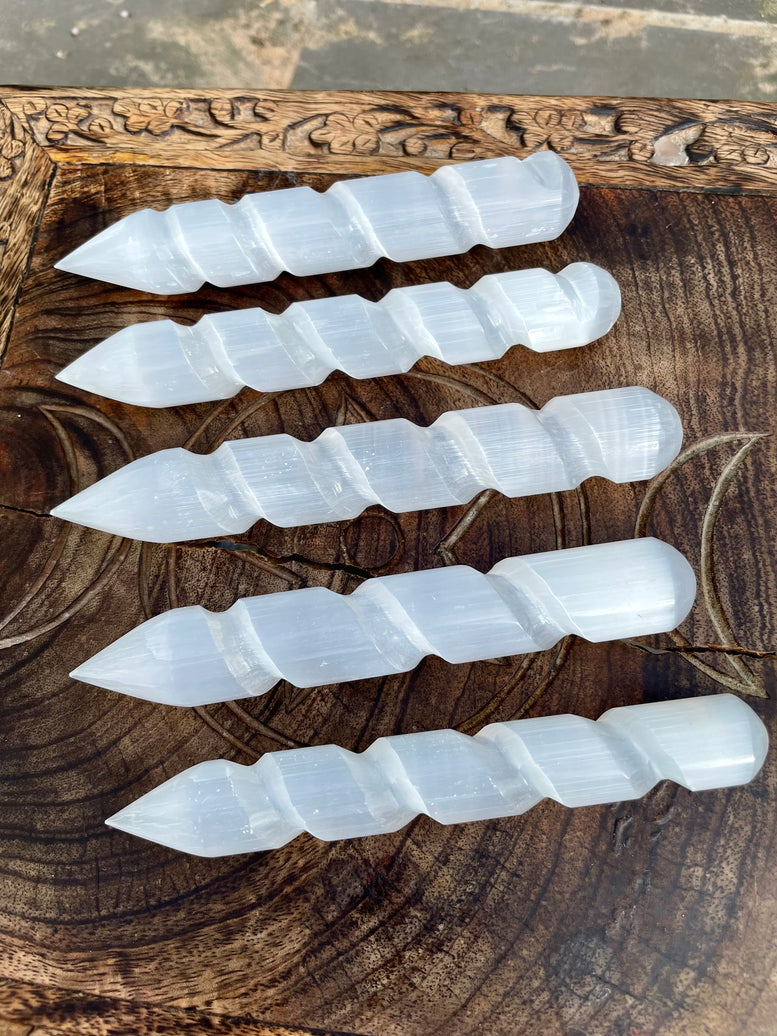 16 by 2cm Pointed Selenite Wand | Crystals | Crystal Healing | Chakra | Reiki | Witchcraft | Wiccan | Pagan | Third Eye | Purity | Charging