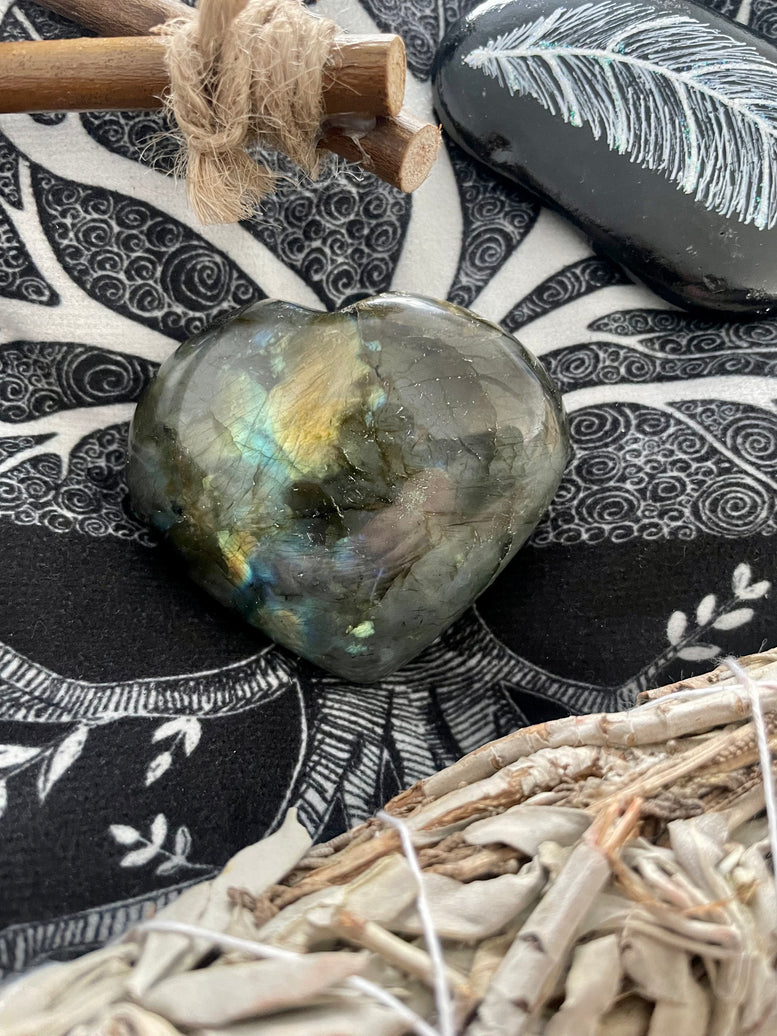 Natural Labradorite Heart | 7cm | Crystal | Crystal Healing | Reiki | Chakra | Ornament | Divination | Witchcraft | Wiccan | Pagan | Gift