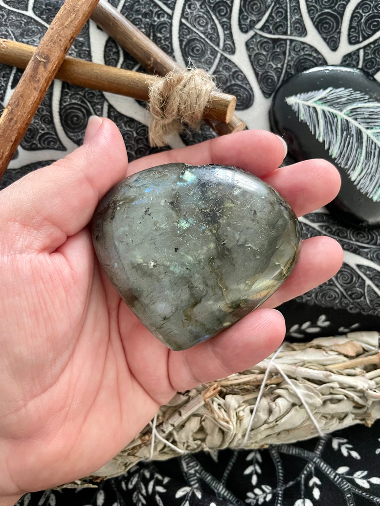 Natural Labradorite Heart | 7cm | Crystal | Crystal Healing | Reiki | Chakra | Ornament | Divination | Witchcraft | Wiccan | Pagan | Gift